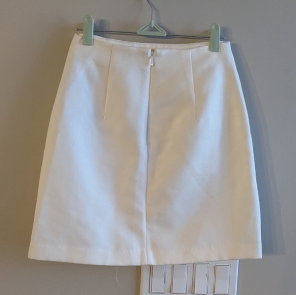 White with gold buttons mini skirt - Picture 3 of 4
